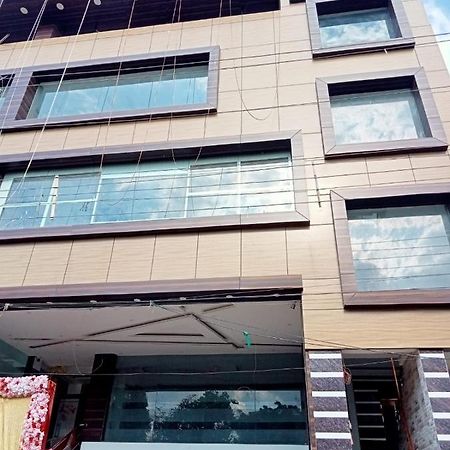 Hotel Citrus Lakhnau Kültér fotó