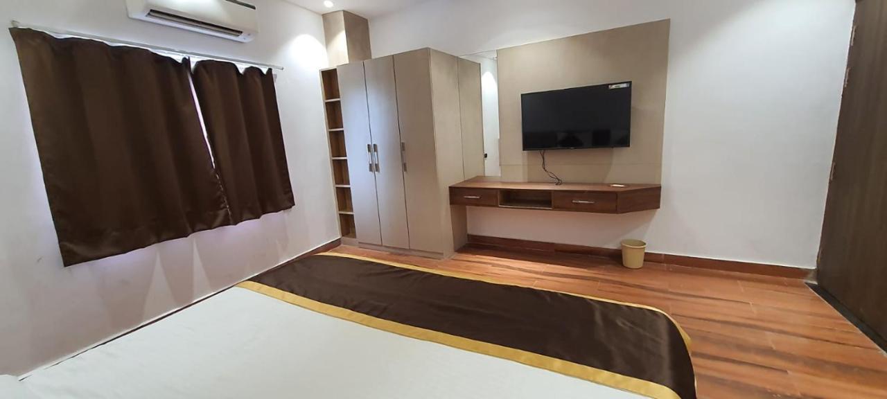 Hotel Citrus Lakhnau Kültér fotó