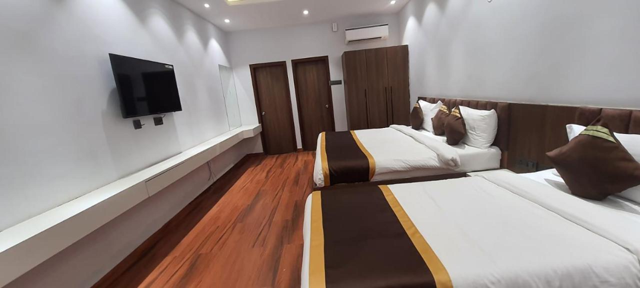 Hotel Citrus Lakhnau Kültér fotó